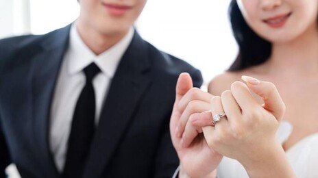 ‘신혼 5년까지 무자녀-맞벌이’ 처음 30% 넘겼다