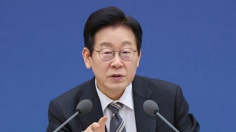 李 ‘환단고기’ 언급 파장 일파만파…野 “반지의 제왕도 역사?”