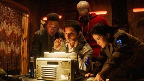 ‘홀드백’이 쏘아올린 화두… “영화계 살릴 장치” “과도한 규제”