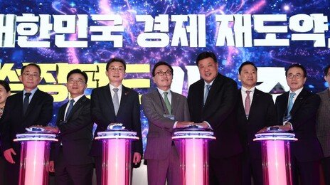 150조 규모 국민성장펀드, 내년에 30조 쓴다…AI·반도체 등 투자