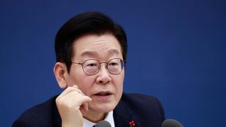 李대통령, 업무보고 중 한숨 쉬고 버럭 “구분 못하나”