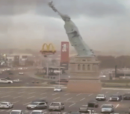 시속 90km 강풍에 속수무책…브라질 자유의 여신상 ‘꽈당’