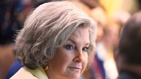 “트럼프, 알코올 중독자 같은 성격”…백악관 실세 비서실장 인터뷰 파문