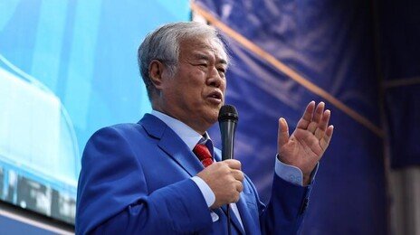 검찰, 전광훈 목사 경찰 구속영장 반려…보완수사 요구