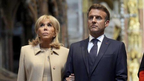 여성운동가에 “더러운 X” 욕설…마크롱 부인, 어정쩡한 사과