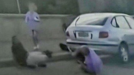 결혼 35주년 앞둔 부부, 호주 총격범 총 빼앗으려다 끝내…