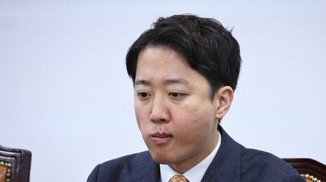 이준석 “국힘과 연대? 죽어도 안 한다…쇄신은 때 미는 것 아냐”