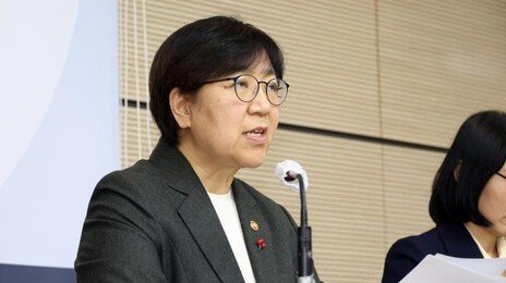 李 ‘탈모 건보 적용’ 주문에…정은경 “재정 평가 종합적으로 해야”