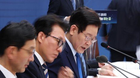 李 대통령 “원전, 토론없이 편가르기 싸움만…당적 없는 사람이 답해 보라”