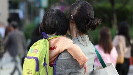 ‘4세·7세 고시 금지법’ 법사위 통과…학원 선발시험 못 치른다