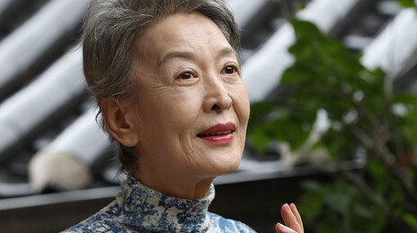 ‘1세대 연극 스타’ 윤석화, 뇌종양 투병 끝 별세…향년 69세