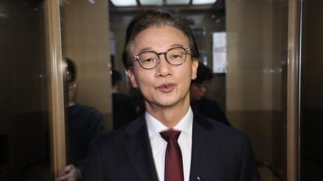 전재수 경찰 출석 “차라리 현금 200억 받았다해라…통일교 불법 금품수수 결단코 없어”