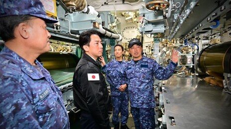 美, 日 핵무장론 직접 견제… 日방위상은 “모든 선택 배제 안해”