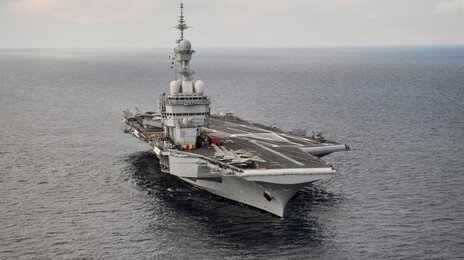 佛 “포식자시대 대비” 재정난에도 새 핵항모 건조… 英도 전력 강화