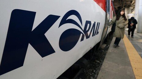 철도 파업 유보…모든 열차 정상 운행