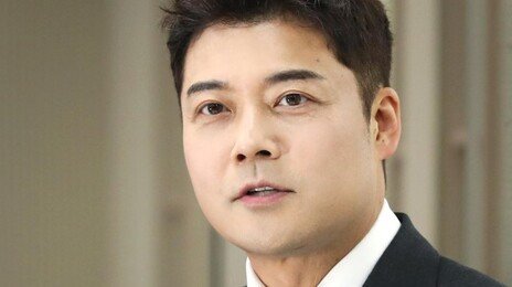 전현무 ‘차량 링거’도 수사한다…소속사 “불법 없어”