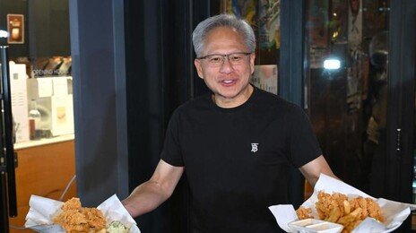 ‘치맥 회동’ 젠슨 황, 올해의 인물 1위…연예계는?