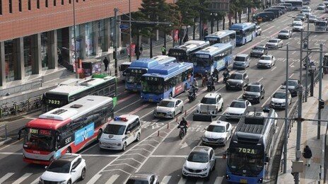 서울 시내버스 노조, 내달 13일 총파업 예고… ‘통상임금’ 갈등 폭발