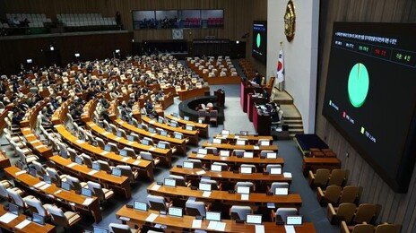 [사설]‘모호한 기준’ 허위정보에 5배 배상法… ‘입틀막’도 5배 물려야
