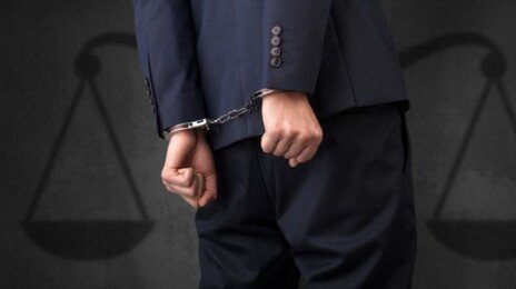 “교제 반대해서”…인도 17세 딸, 남친과 부친 살해 시도