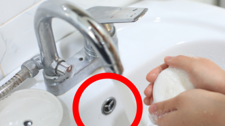 아무리 닦아도 ‘악취’…세면대 이곳 안 닦으면 청소 헛수고
