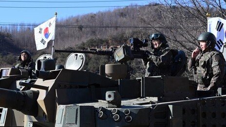 K2전차 탄 우원식 국회의장 “외국서 K-방산 관심 많다”