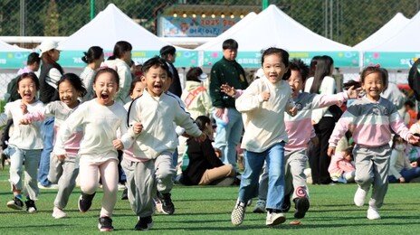 ‘차등이냐, 보편이냐. 그것이 문제로다’…아동수당 지역 차등지급 논란