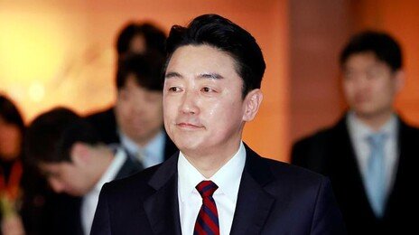 ‘방산특사’ 강훈식 폴란드 출국…천무 유도탄 현지생산 서명식 참석