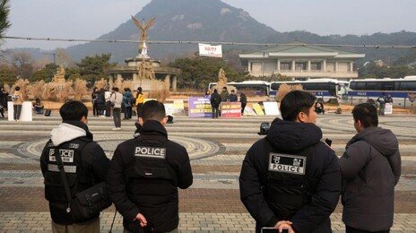 “대통령 만나러 왔다” 청와대 복귀 첫날부터 집회-시위 재개