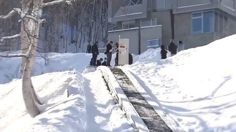 日스키장 에스컬레이터에 5세 아이 팔 끼여 사망