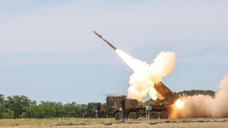 폴란드와 5조6000억원 규모 천무 유도탄 계약 체결