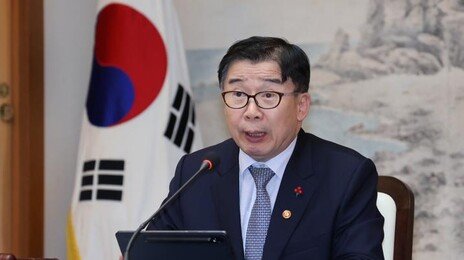 李 ‘김건희 명품백 면죄부’ 유철환 권익위원장 면직안 재가