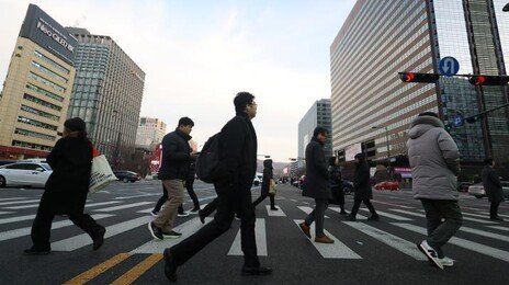 “공짜 야근 차단” 연장·휴일근무 기록 의무화…퇴근후 카톡도 금지