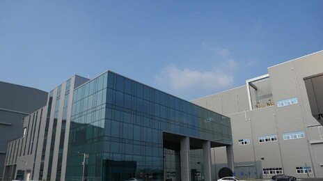 17조대 공급 계약 잇단 취소… 떨고 있는 K배터리