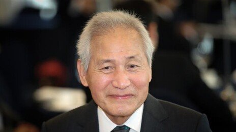 ‘혈액암 투병’ 안성기 응급실 이송…현재 중환자실