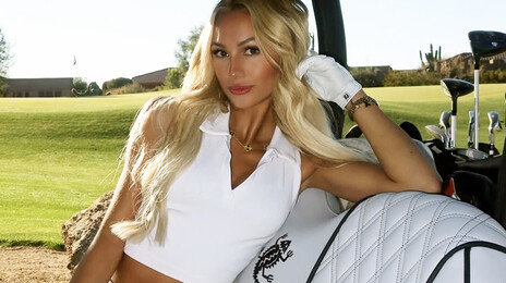 노출 골프웨어에 시끌 “보기 불편”vs“표현 자유”…美인플루언서 논란