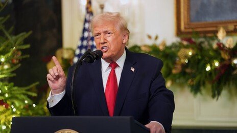 우크라-베네수엘라-이란…트럼프, 새해에도 ‘아이고 머리야’