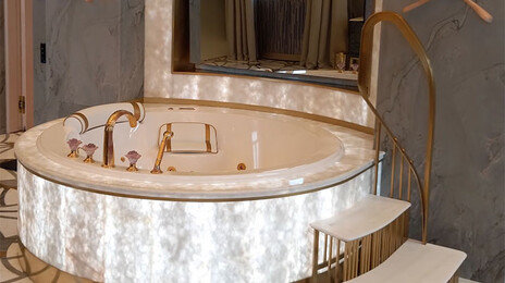 금도금 욕실에 노화방지 치료실까지…푸틴의 ‘비밀 궁전’ 폭로