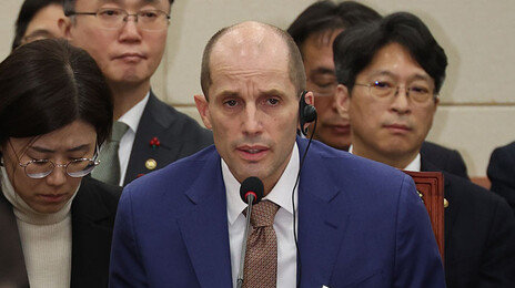 쿠팡 대표 “택배 야간업무 직접 해보겠다…의원도 같이 하자”