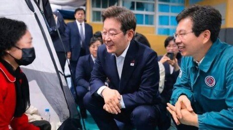 李-기초단체장 사진, ‘AI 합성 의혹’ 해프닝…지선 앞 사진 진위논란 확산 우려