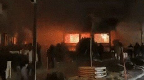 스위스 스키리조트서 원인불명 폭발, 수십명 사망 추정…“테러 가능성은 없어”