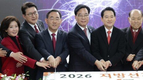 “계엄과 절연을… 참을만큼 참아” 오세훈, 장동혁 면전서 직격탄