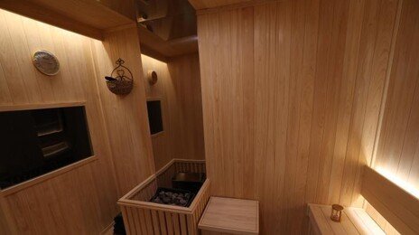 “尹, 용산 대통령실에 편백 사우나-침실까지 만들어”