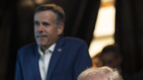 트럼프 “美메이저 투입 베네수 석유시설 18개월내 완전 정상화”