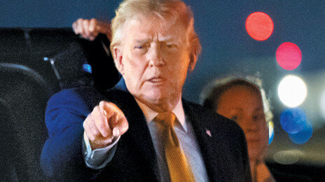 트럼프 “그린란드,美에 꼭 필요”…콜롬비아-쿠바에도 눈독