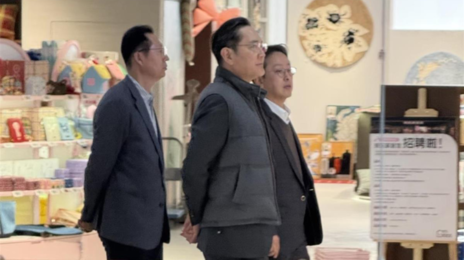 이재용 회장 베이징 쇼핑몰 목격담에 中 들썩