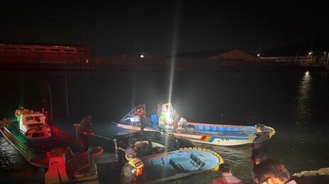 광양항 바다로 차량 추락…구조된 남녀 “술 마셨다”