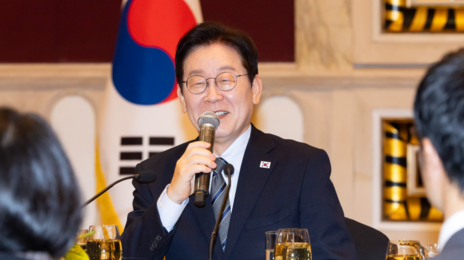 李대통령 지지율 2주새 2%P 오른 61%…민주 39%, 국힘 23%