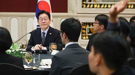 李, 항소포기 논란에 “이재명-민주당 관계되면 檢 두둔”