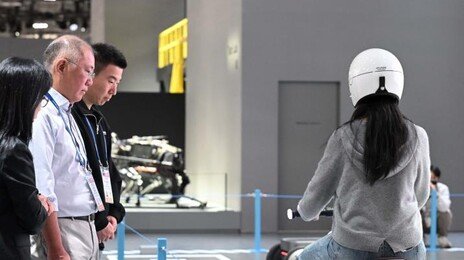 CES서 만난 정의선-젠슨 황 ‘AI-자율주행 깐부’